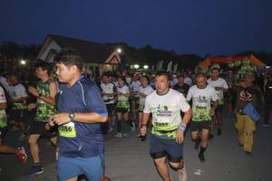 BIB: 2399
                            <button type="button" onclick="openModal(3530108)" class="btn btn-primary btn-sm float-right btn-popup" data-toggle="modal" data-target=".modal-high-quality">
                        <i class="fas fa-shopping-cart"></i> Add to Cart
                    </button>
                                            <button type="button" onclick="isThisMe(3530108, true)" class="btn btn-success btn-sm float-right btn-popup btn-isme hidden" data-toggle="tooltip" data-placement="bottom" title="นี่คือรูปของคุณใช่ไหม คลิกที่นี่เพื่อเอาเข้าอัลบั้ม">
                        <i class="fas fa-plus"></i> Add to album
                    </button>
                    <button type="button" onclick="isThisMe(3530108, false)" class="btn btn-warning btn-sm float-right btn-popup btn-isnotme hidden">
                        <i class="fas fa-ban"></i> Remove from album
                    </button>